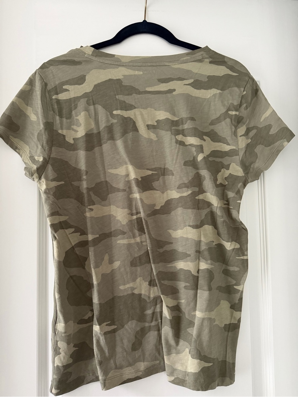 Athleta Organic Cotton Camo Tee Shirt Green Short Sleeve Size Large - Picture 3 of 5